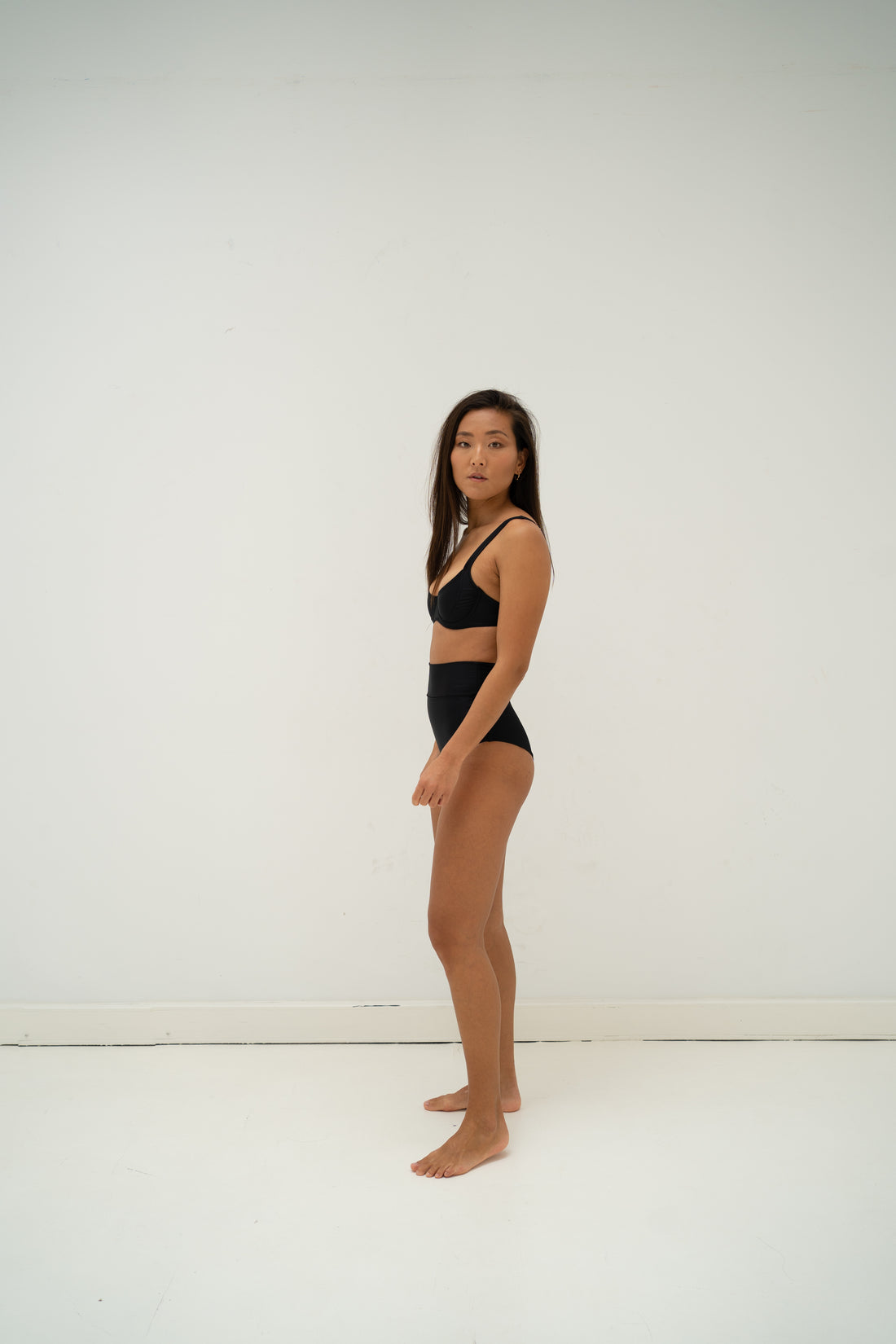 sustainable swimwear top chloe full black