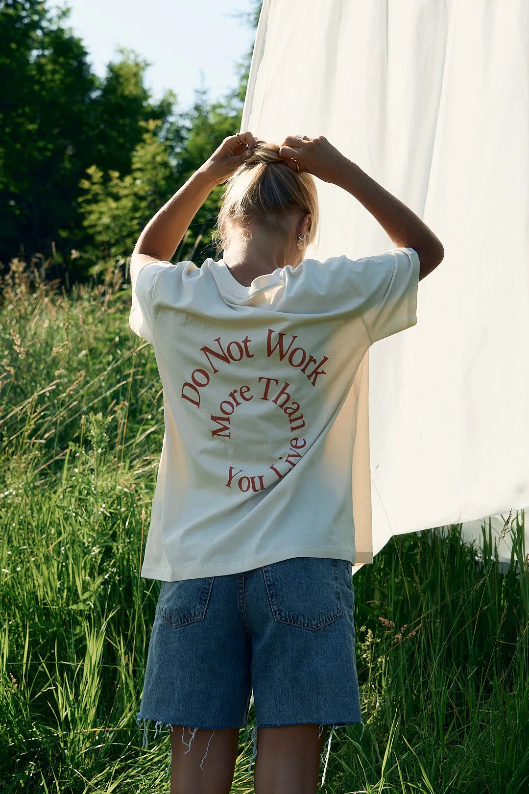 sustainable organic cotton t-shirt x hannah hofinger in live more