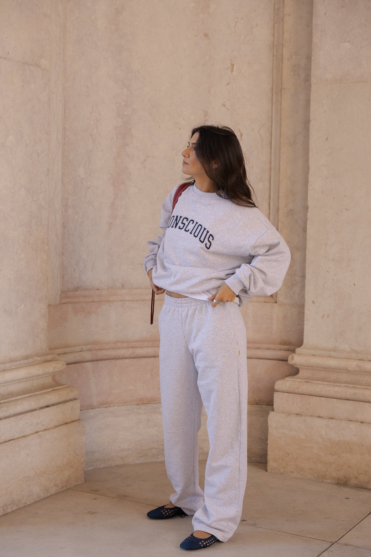 organic cotton conscious sweatshirt in light grey
