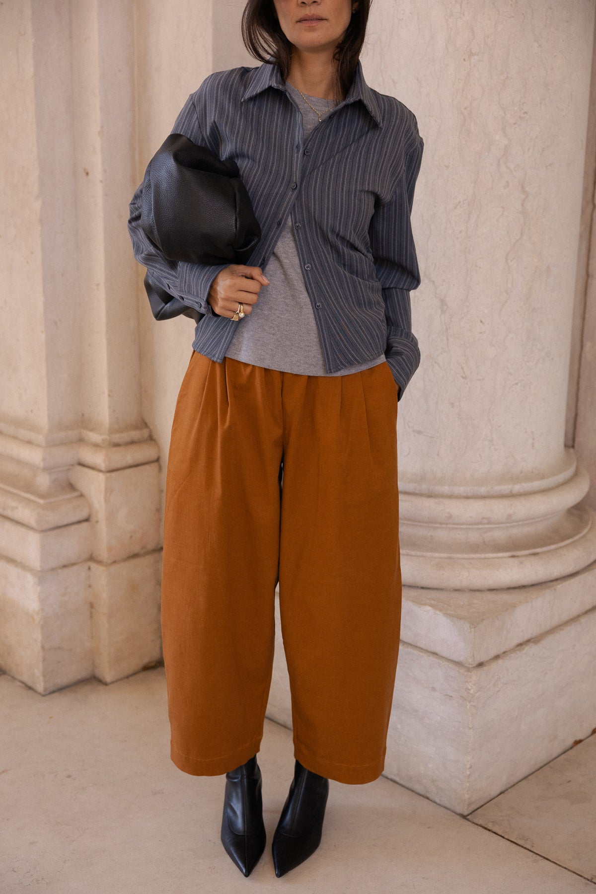 barrel soft trousers in caramel