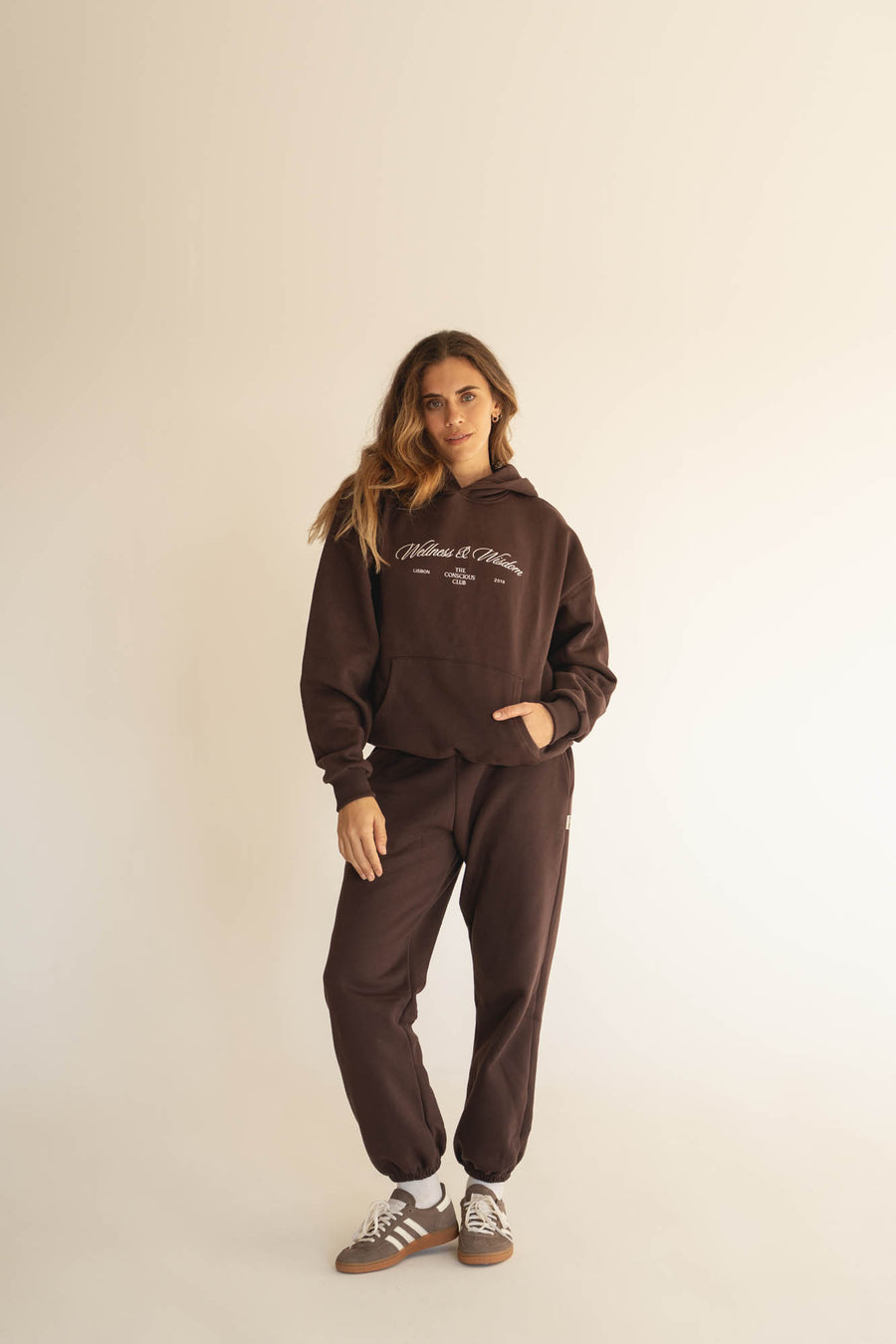 organic cotton sweatshirt in brown