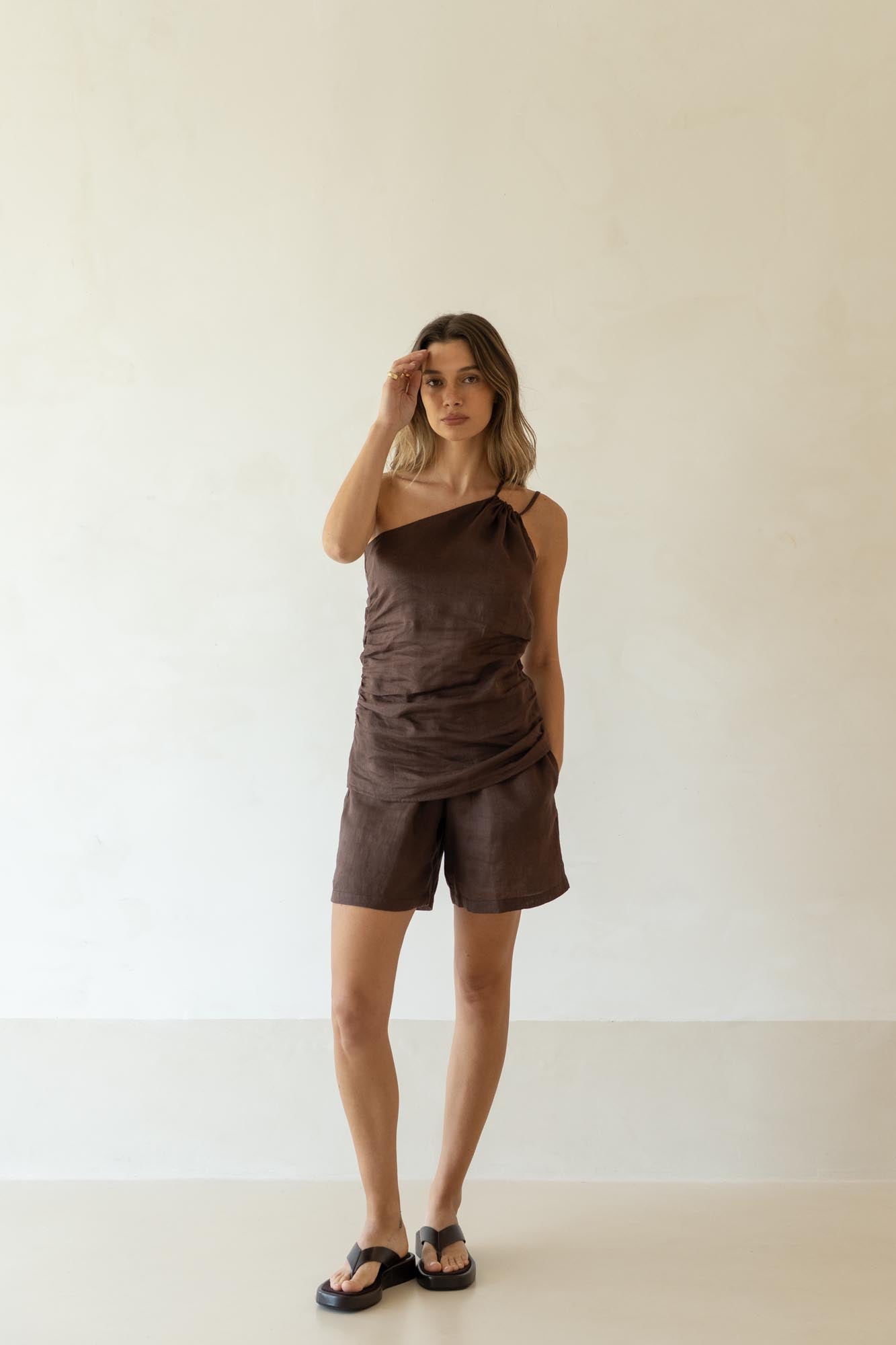 amber linen shorts